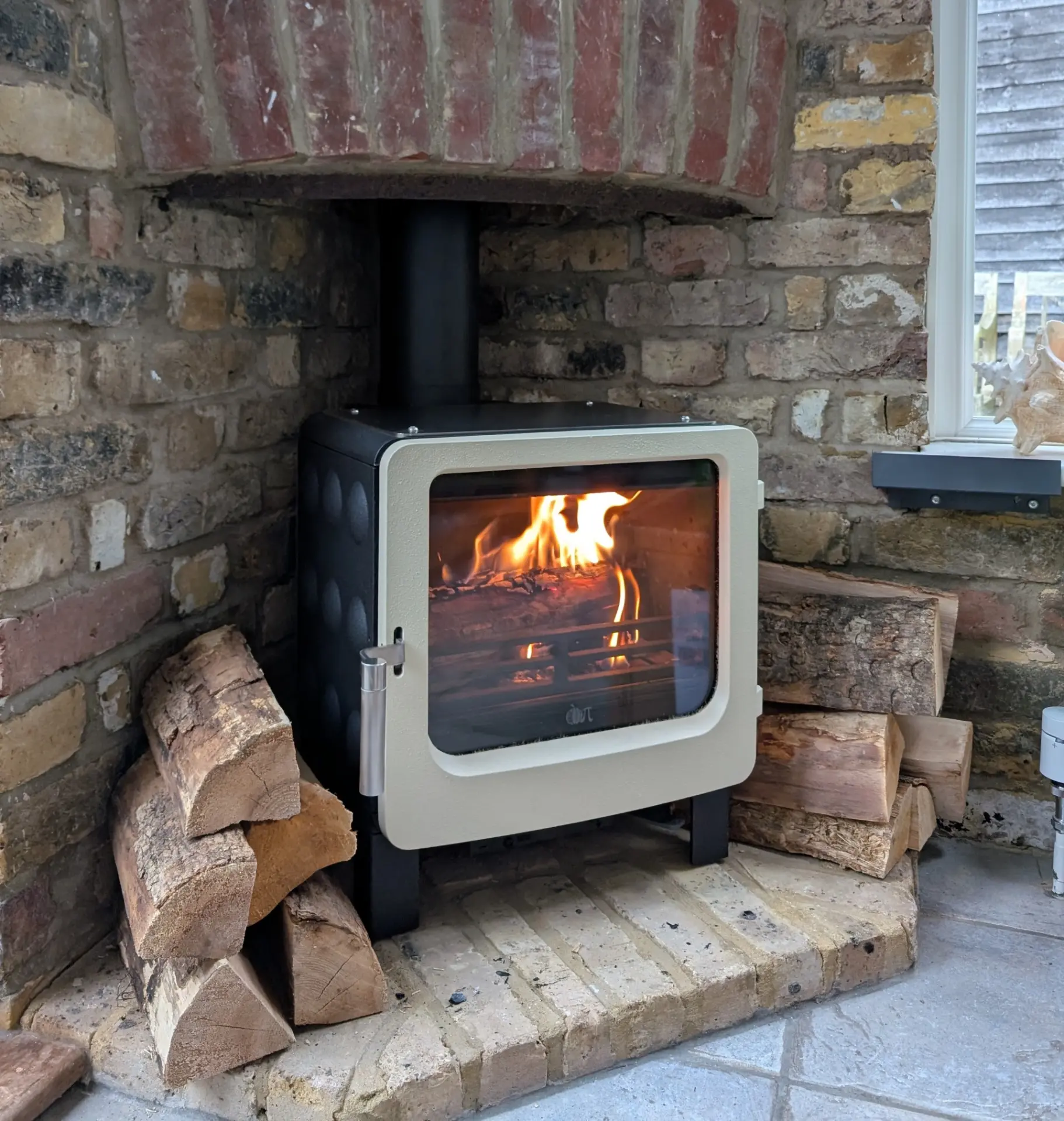 Further Projects: Recent stove and fireplace project by Windsor & Eton Stoves
